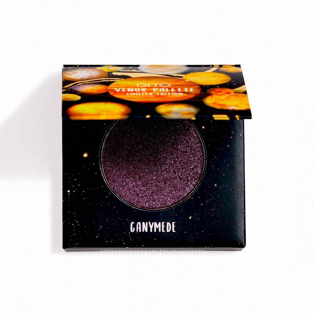$4☀️ Sparkle purple eyeshadow by DITO